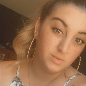 Meet your Posher, Veronica